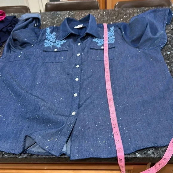 C D Daniels Embroidery with sparkl
Button Down Tshirt 100%cotton - Picture 10 of 11